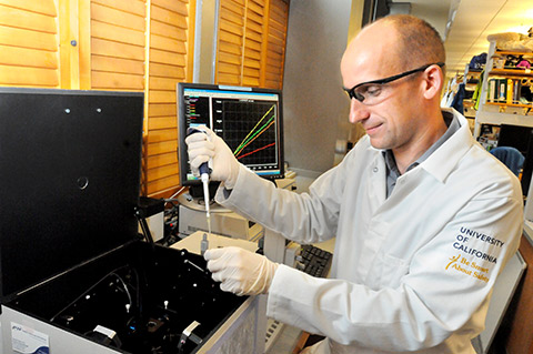 Andreas Martin in lab.